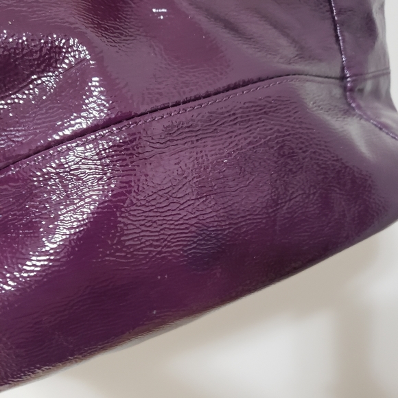 Authentic Patent Coach Shoulder Tote - Picture 3 of 4